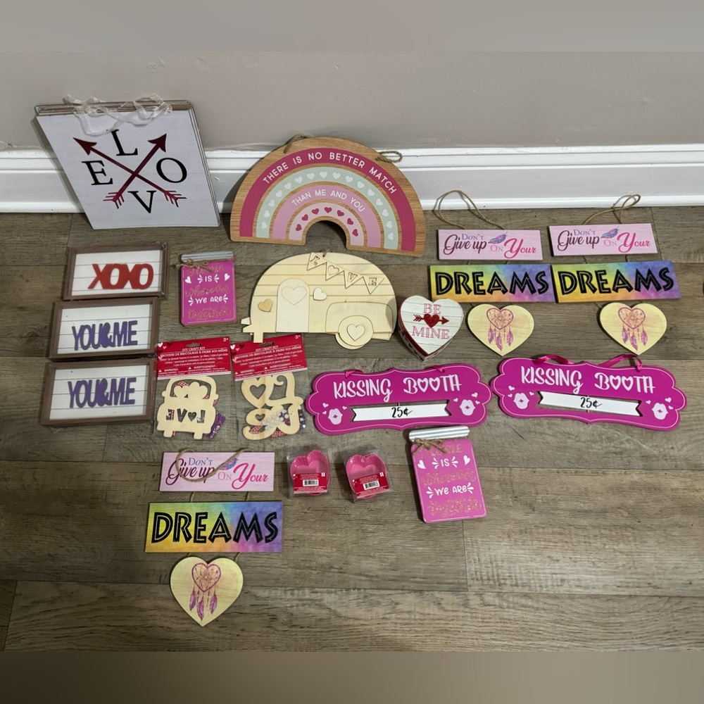 Valentines Home Decor Lot